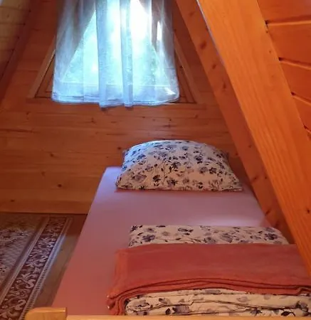 Letniskowe Pod Lasem Lodge *