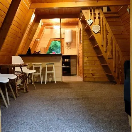 Letniskowe Pod Lasem Lodge *